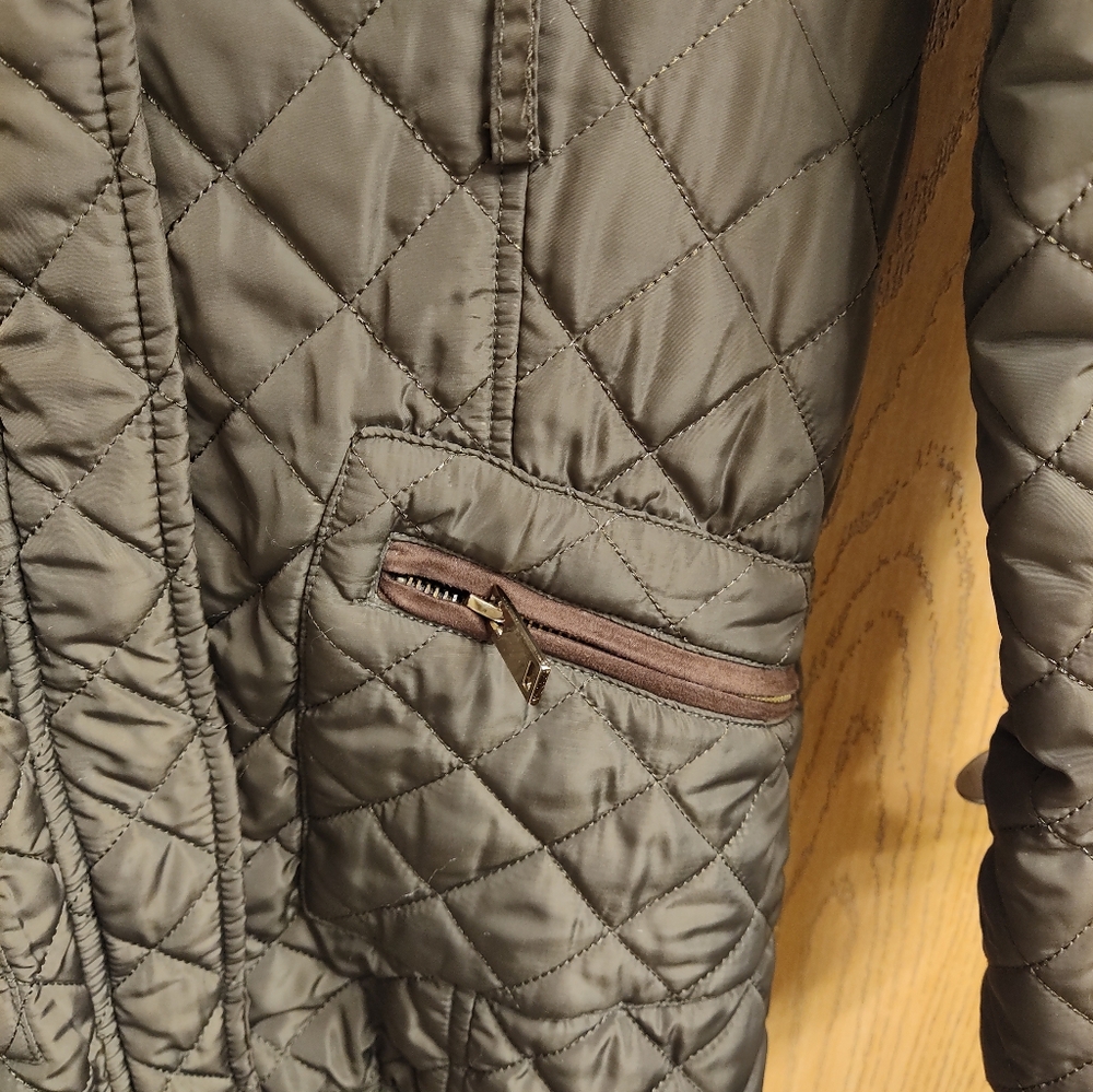 Quilted Long Puffer Jacket in Olive - Picture 4 of 6